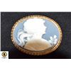 Image 1 : VINTAGE OVAL CAMEO BROOCH BLUE