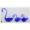 Image 1 : 3PC BLUE ART GLASS SWANS THICK CHALET STYLE