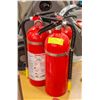 Image 1 : LOT OF 2 FIRE EXTINGUISHERS, 1 X 5LBS OTHER 1 ARE