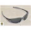 Image 1 : PAIR OF GREY OAKLEY SUNGLASSES