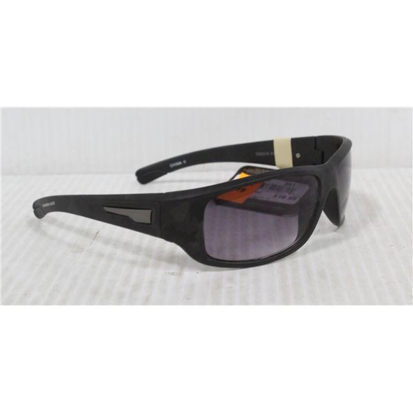 PAIR OF PANAMA JACK SUNGLASSES
