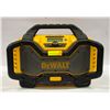 Image 1 : DEWALT CHARGING PACK/RADIO