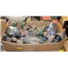 Image 1 : LARGE BOX OF MALLARD DECOYS