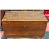 Image 1 : LOCKING WOODEN TOOL CHEST WITH CONTENTS