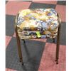 Image 1 : 3 VINTAGE STOOLS