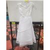 Image 1 : NEW GIRLS SIZE 4 WHITE DRESS