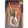 Image 1 : LOT OF 3 FOLDING SHOVELS