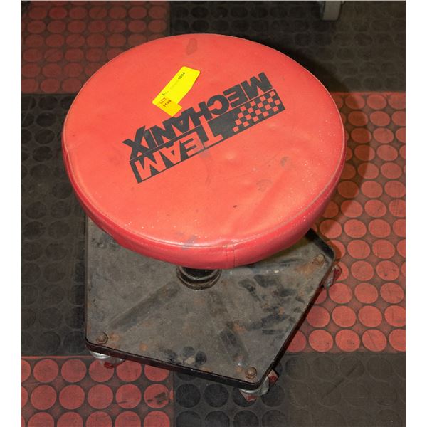TEAM MECHANIX TOOL STOOL