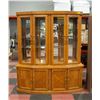 Image 1 : 6' TALL OAK BUFFET AND HUTCH