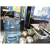 Image 1 : Kitchen Utensils, Lids & Ice Bucket