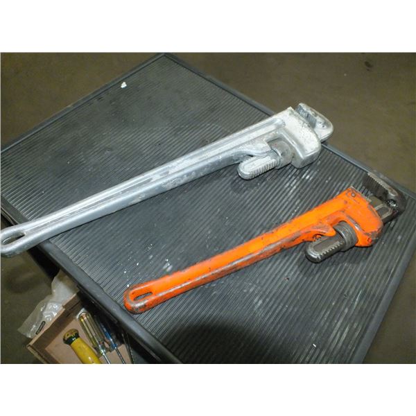 2 Pipe Wrenches