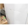 Image 2 : GE White Refrigerator