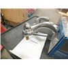 Image 1 : Bathroom Sink Faucet