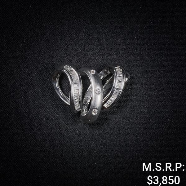 3.4 DWT 14 KT Wht Gold Pendant w/ Dimd Lining
