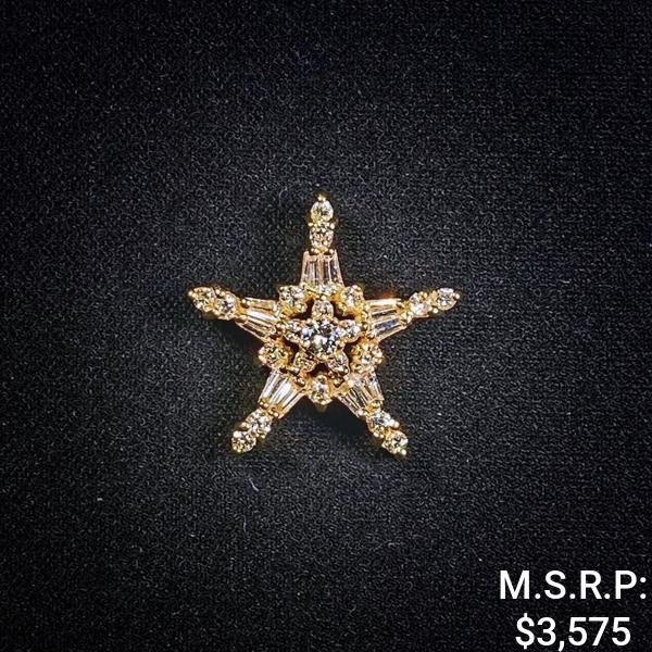 1.6 DWT 14 KT Gold Star Pendant w/ Dimd Lining