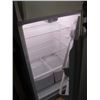 Image 2 : WHITE WESTINGHOUSE 2 DOOR FRIDGE