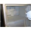 Image 3 : WHITE WESTINGHOUSE 2 DOOR FRIDGE