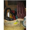 Image 1 : MISC. BROOM HEAD, NAIL POUCH, ETC.