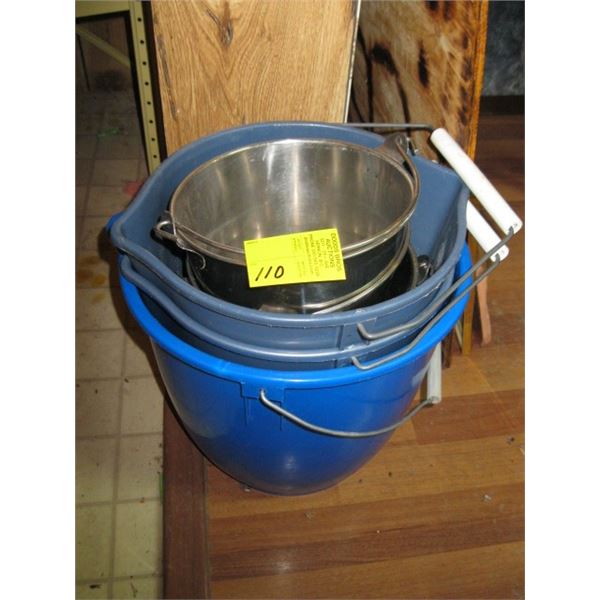 STAINLESS STEEL & PLASTIC BUCKETS