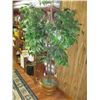 Image 1 : ARTIFICIAL TREE