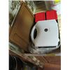 Image 1 : BOX OF MISC. TOASTLESS WAFFLE MAKER, PYREX STORAGE CONTAINERS, CUTTING BOARD, ETC.