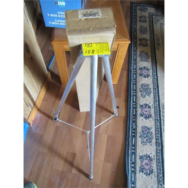 2 ALUMINUM TRIPOD STANDS