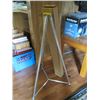 Image 2 : 2 ALUMINUM TRIPOD STANDS