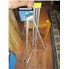 Image 1 : 2 ALUMINUM TRIPOD STANDS
