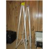 Image 1 : 2 ALUMINUM EASELS