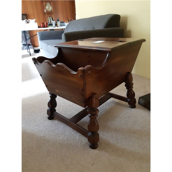 Country Style End Table Cat C