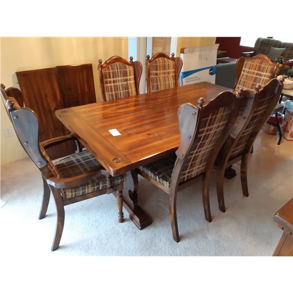 Dining room Table Cat C