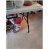 Image 5 : Folding Table Cat B