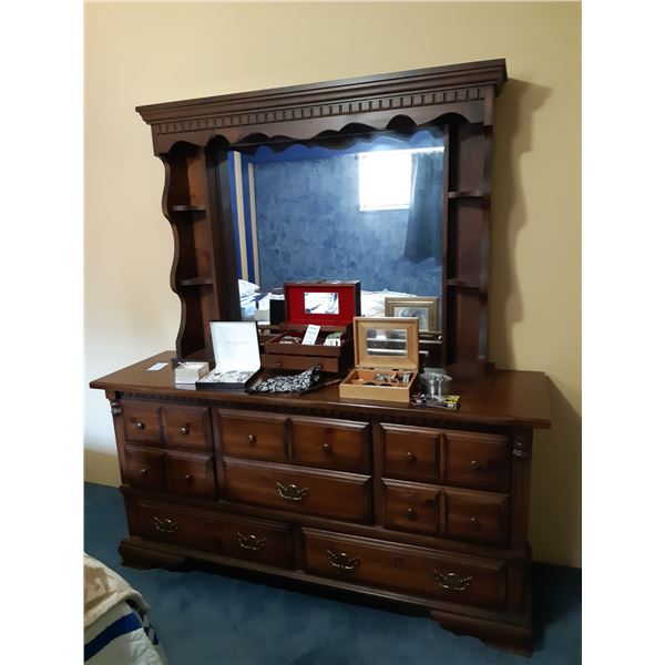 Kroeller Dressing Table Cat C