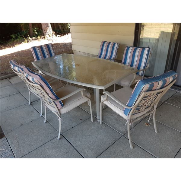 Patio Table & Chairs Cat C