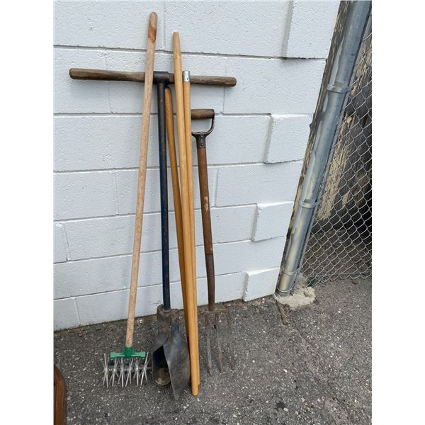 Yard tools, post hole digger