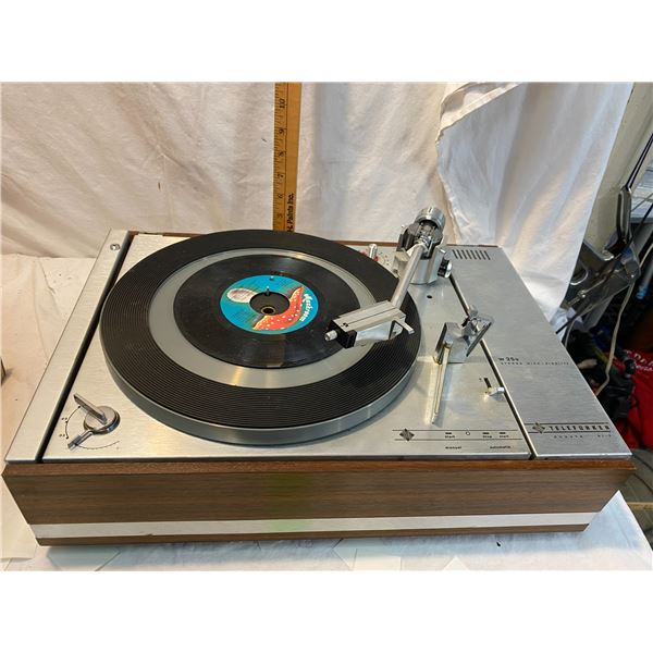Telefunken record player needs work