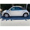 Image 3 : REPO 2008 Volkswagen Beetle convertible Auto, fully loaded with leather 182,300kms 5