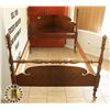 Image 2 : VINTAGE/ ANTIQUE DOUBLE SIZE BEDFRAME