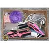 Image 1 : BOX OF ASSORTED VINTAGE HAIR ACCESSORIES