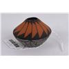 Image 2 : Acoma Pueblo Indian Pottery Seed Pot
