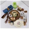 Image 1 : Group of Assorted Collectables