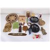 Image 1 : Group of Assorted Collectables