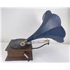 Image 6 : Standard Talking Machine Phonograph Style X