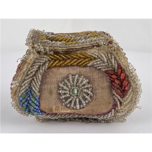 Antique Iroquois Indian Beaded Bag Box