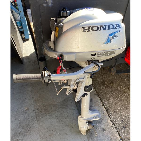 Honda 2HP Four Stroke Boat Motor (Runs and Starts Great)