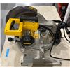 Image 1 : DeWalt DW705 12" Compund Miter Saw