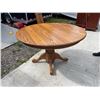 Image 3 : SOLID OAK ROUND TABLE WITH TWO LEAVES