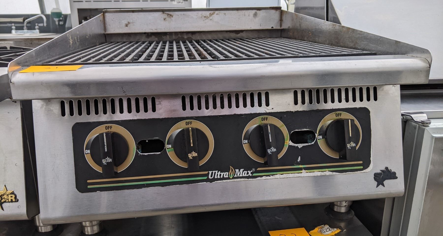 Star - Ultra Max Countertop Char broiler - Tested & working condition