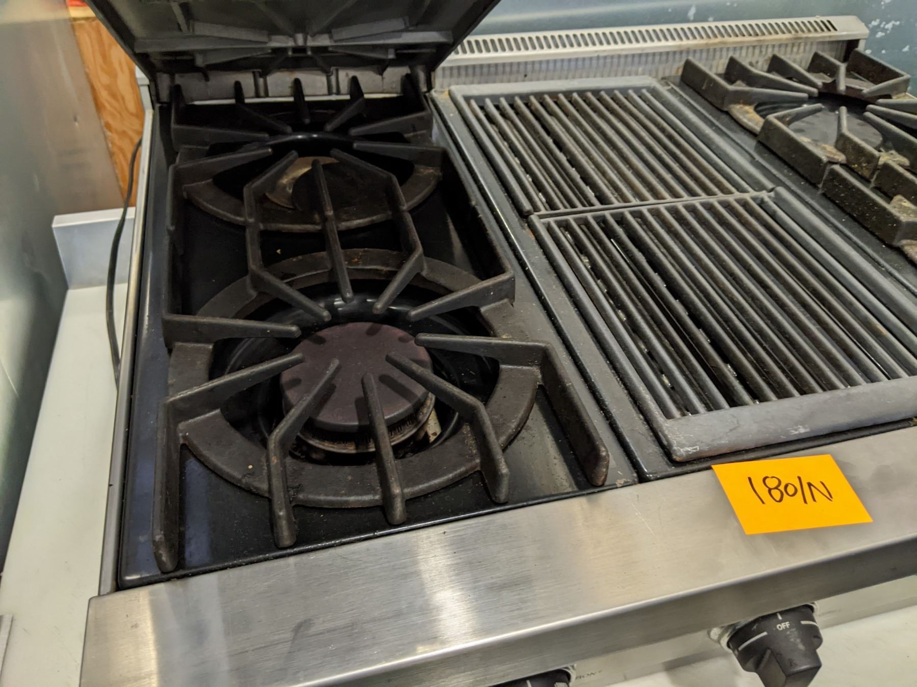 Ultraline Countertop 4 burner range w/Charbroiler