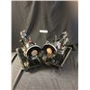 Image 2 : 2 Antique Singer Sewing Machines